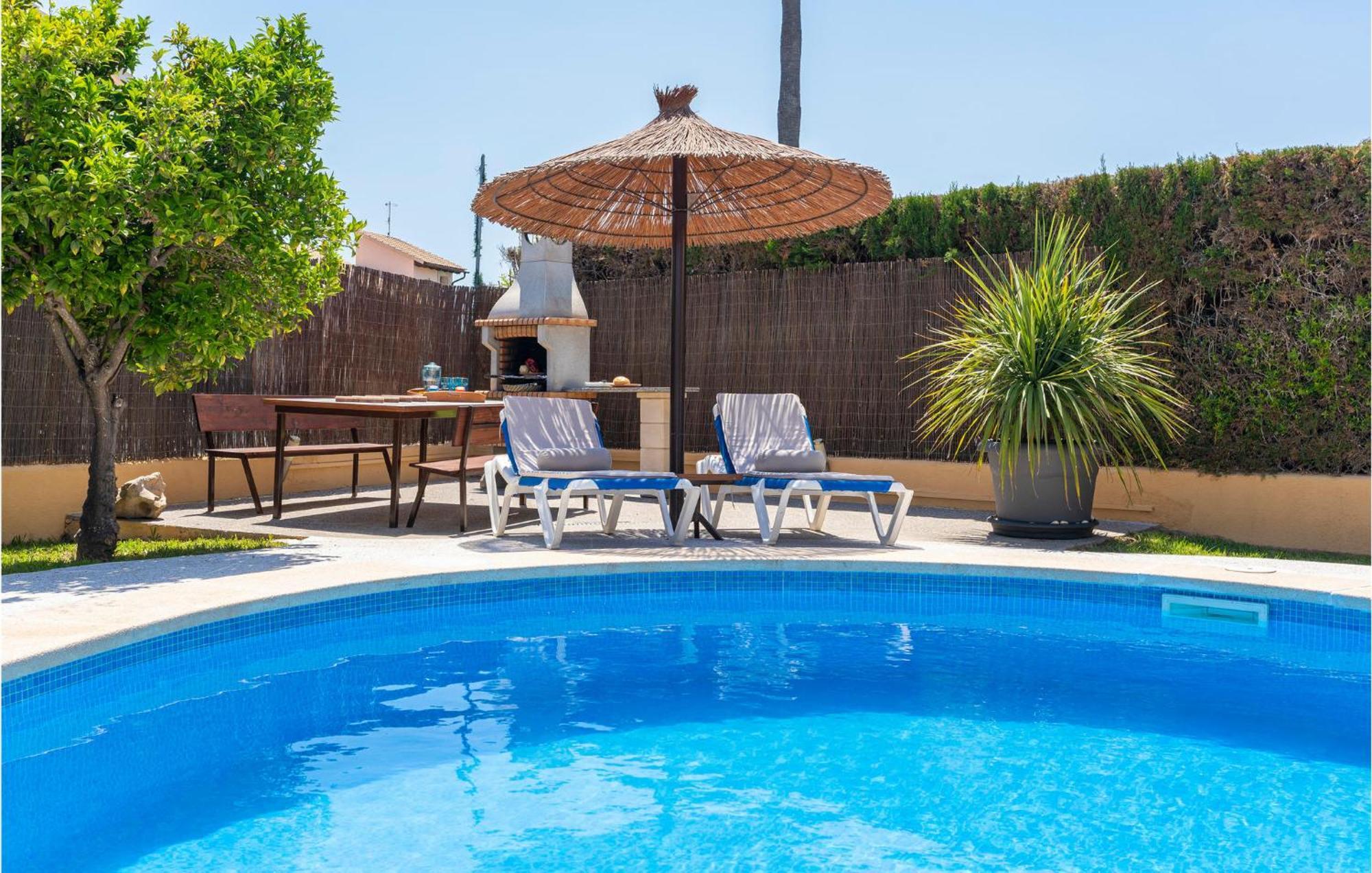 Ferienhaus Awesome In Cala Bona With Kitchen