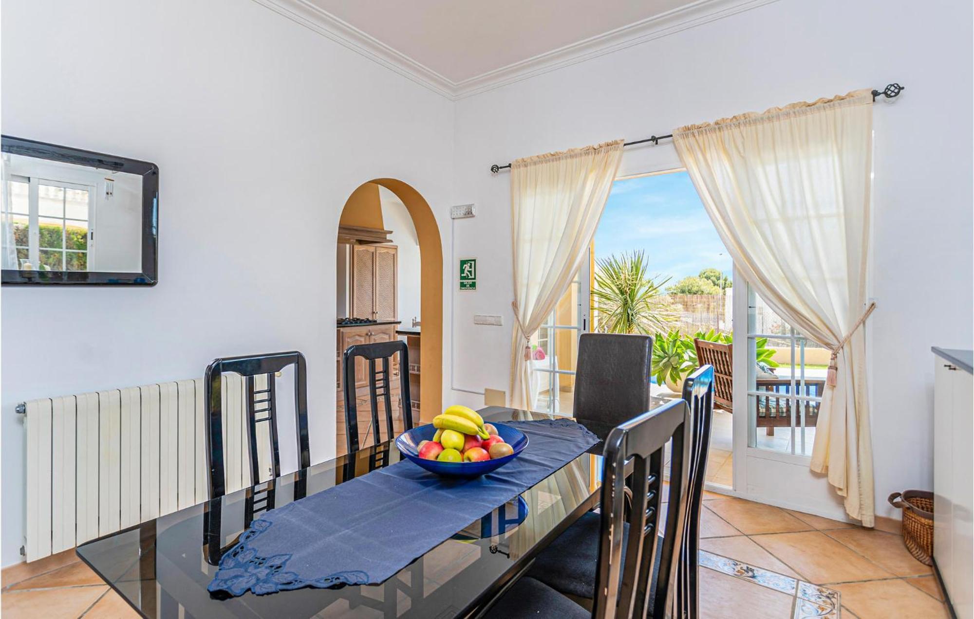 Ferienhaus Awesome In Cala Bona With Kitchen