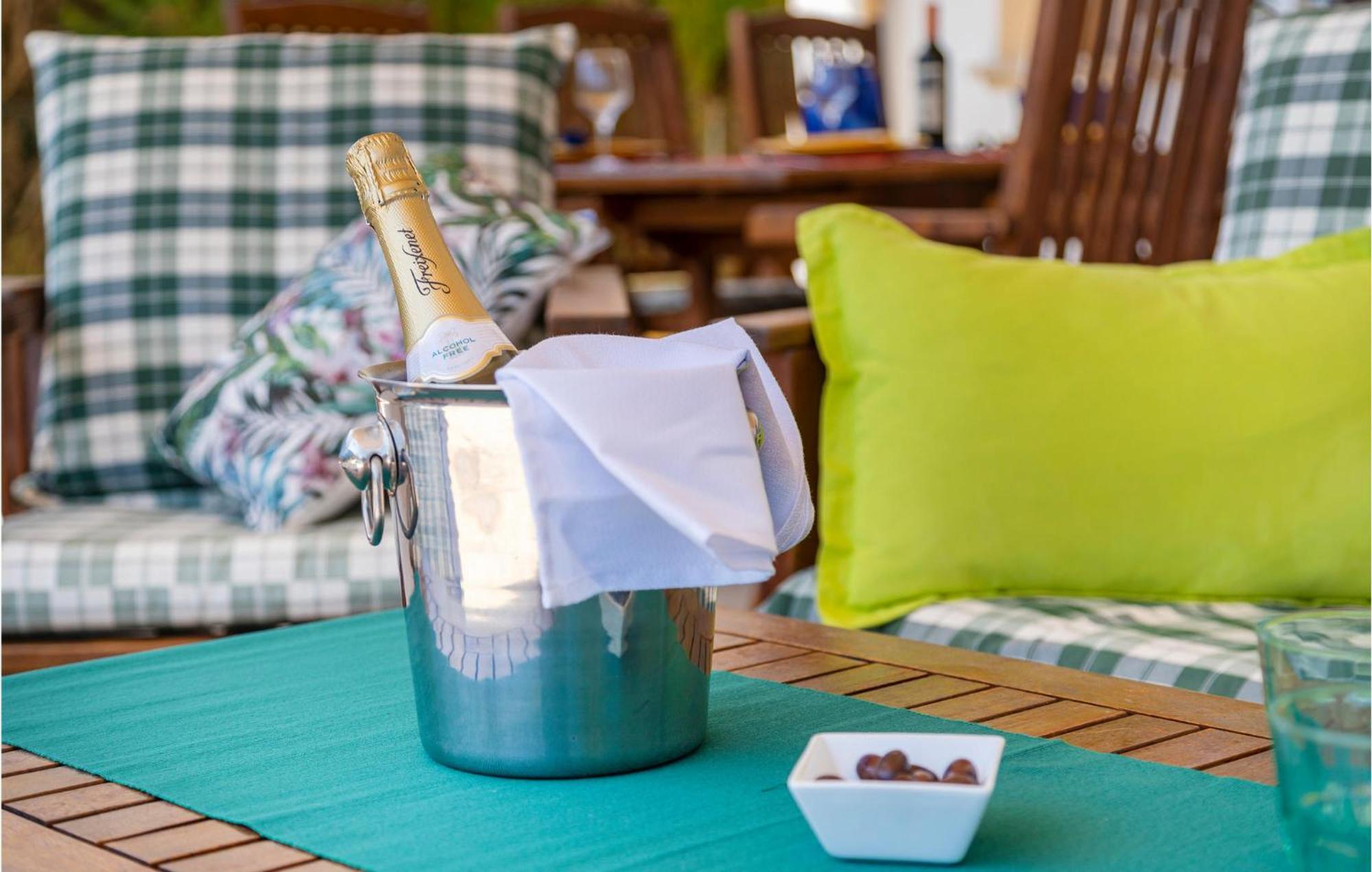 Ferienhaus Awesome In Cala Bona With Kitchen *