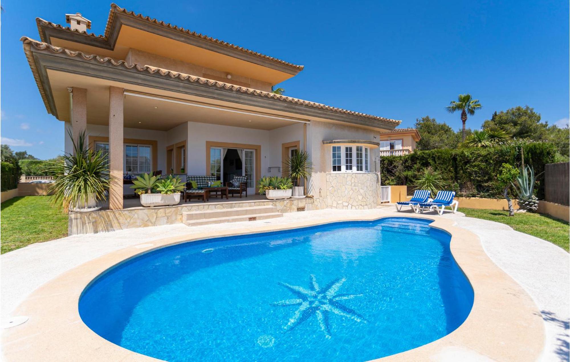 Awesome In Cala Bona With Kitchen Ferienhaus Cala Bona (Mallorca)