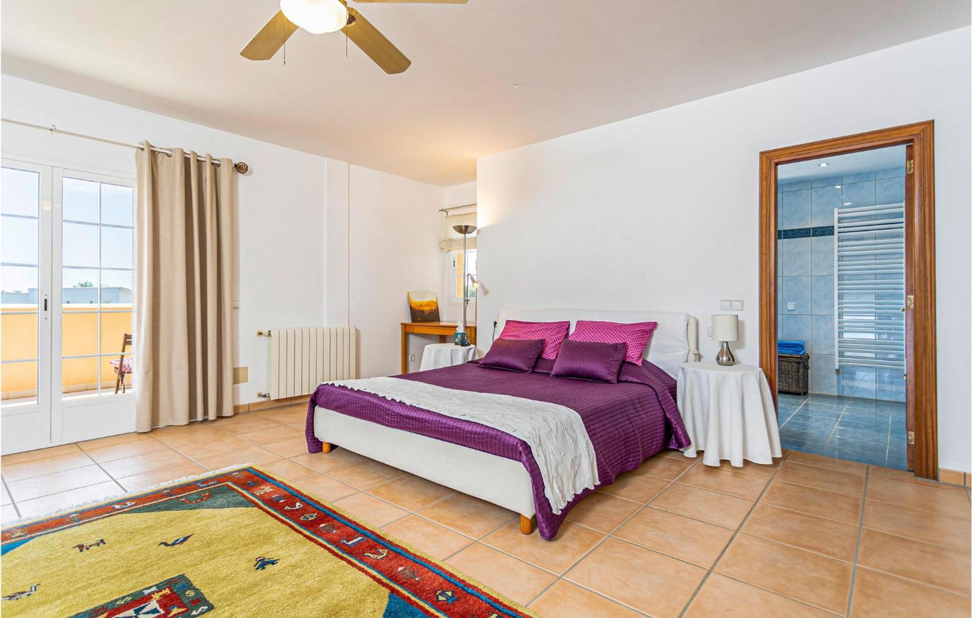Awesome In Cala Bona With Kitchen Ferienhaus